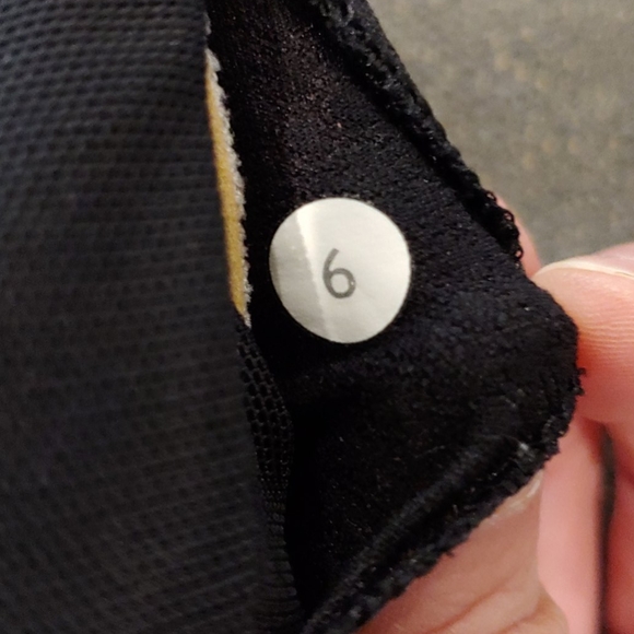 LULULEMON SPORTS BRA BUNDLE (3 BRAS) - Picture 6 of 16